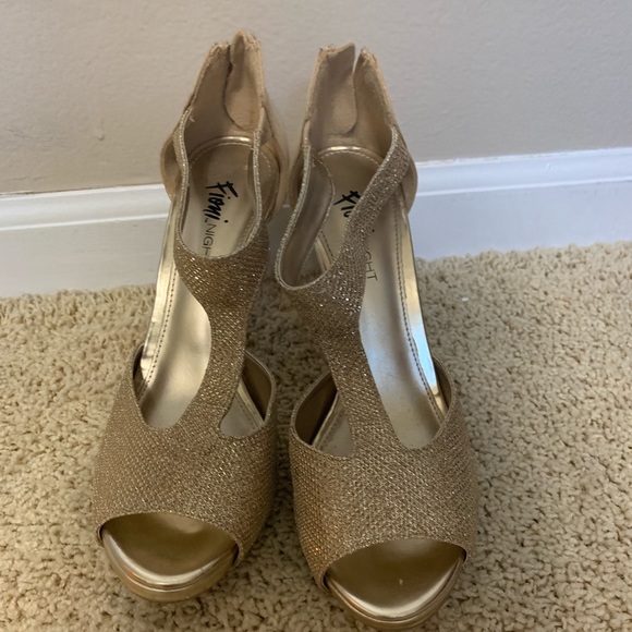 Women’s heels! - Picture 1 of 4